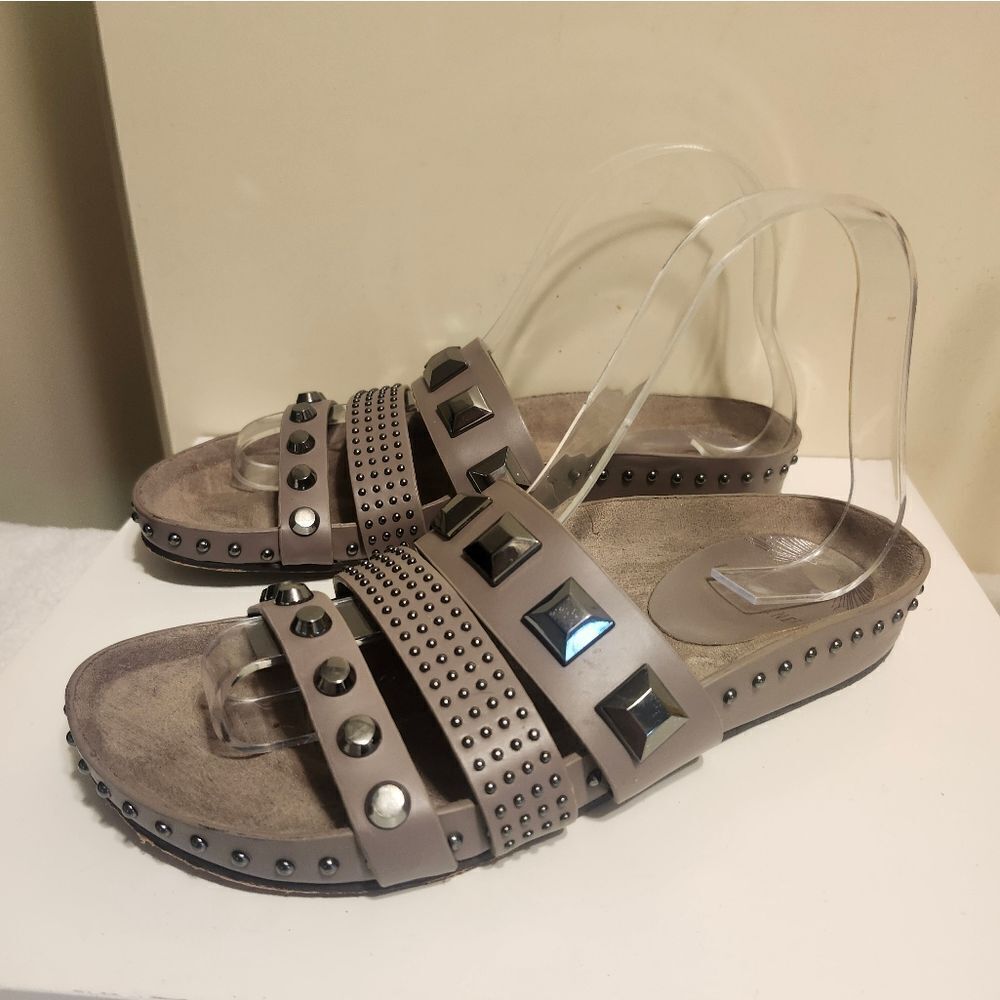Ivy Kirzhner Gray Leather Strappy Slide Sandals w/Silver Matte studs Sz.7 $345